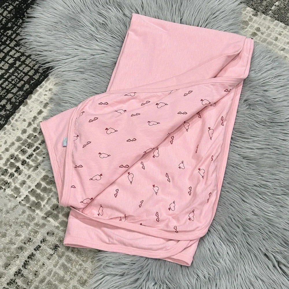 Kate Quinn Little Liam Pink Heart Sunglasses Double Layer Blanket Approx 44